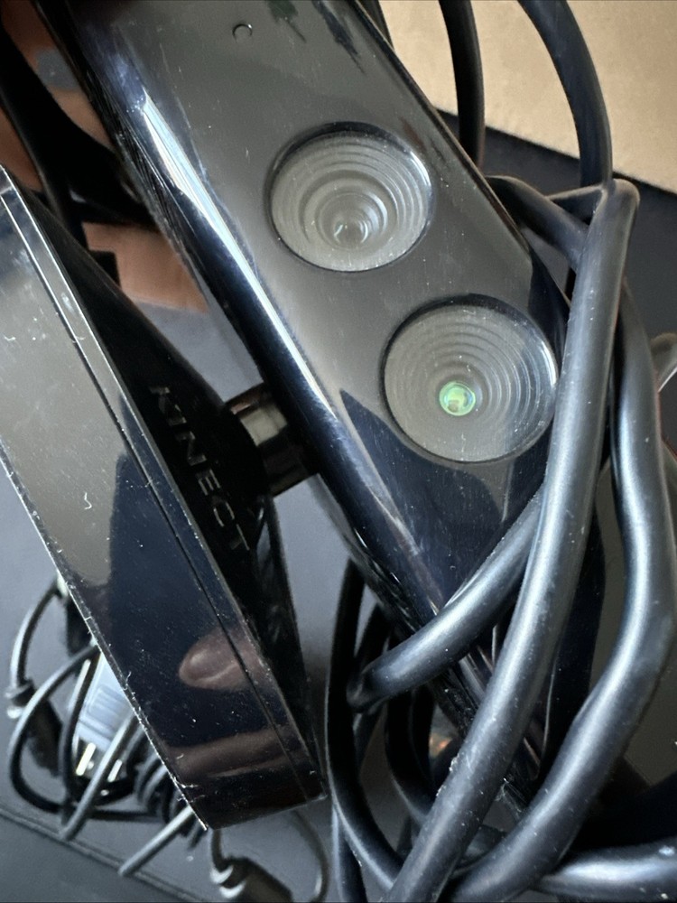 Microsoft Xbox 360 Kinect Sensor With Cables