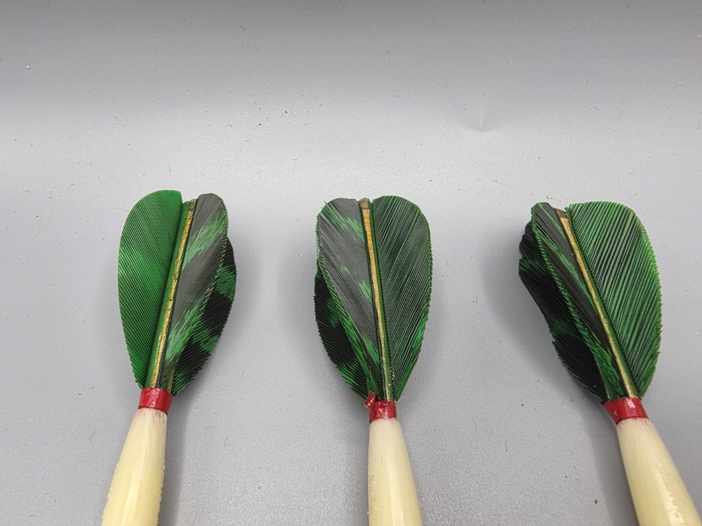 Vintage Unicorn Green/Black Feather Darts With Case- Code 03225