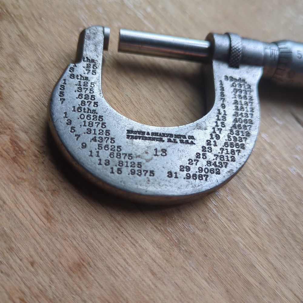 Brown & Sharpe # 13 Micrometer Locking