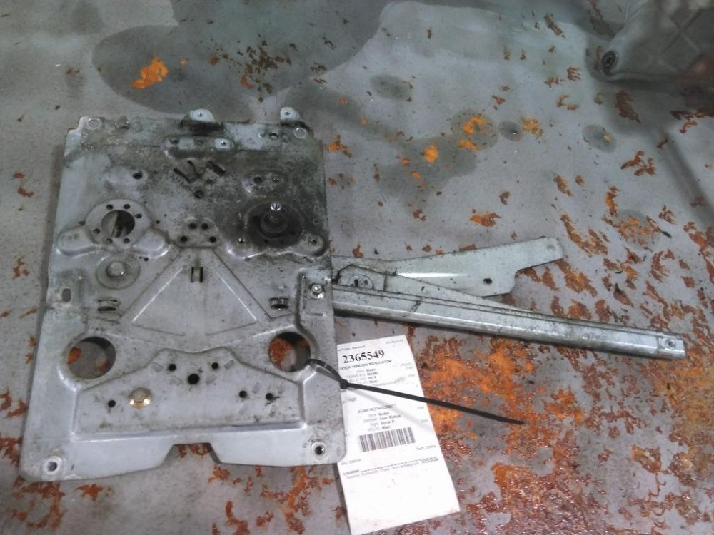 For 2004 VOLVO VNM WINDOW REGULATOR Right ,  MD