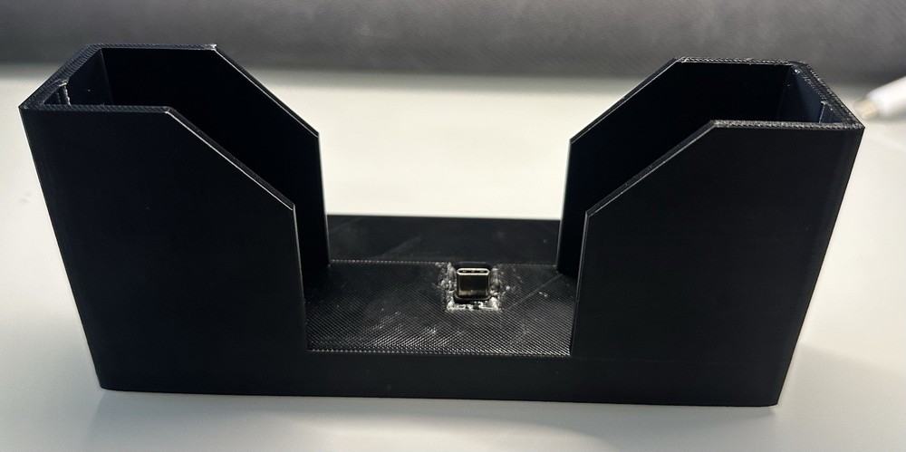 Charging Stand for AYN thor Console Black Plastic USB-C Charging Port Android