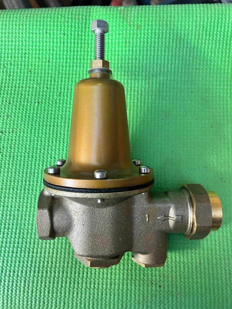 Watts Water Pressure Reducing Valve - Threaded 1LFU5B-LP-Z3