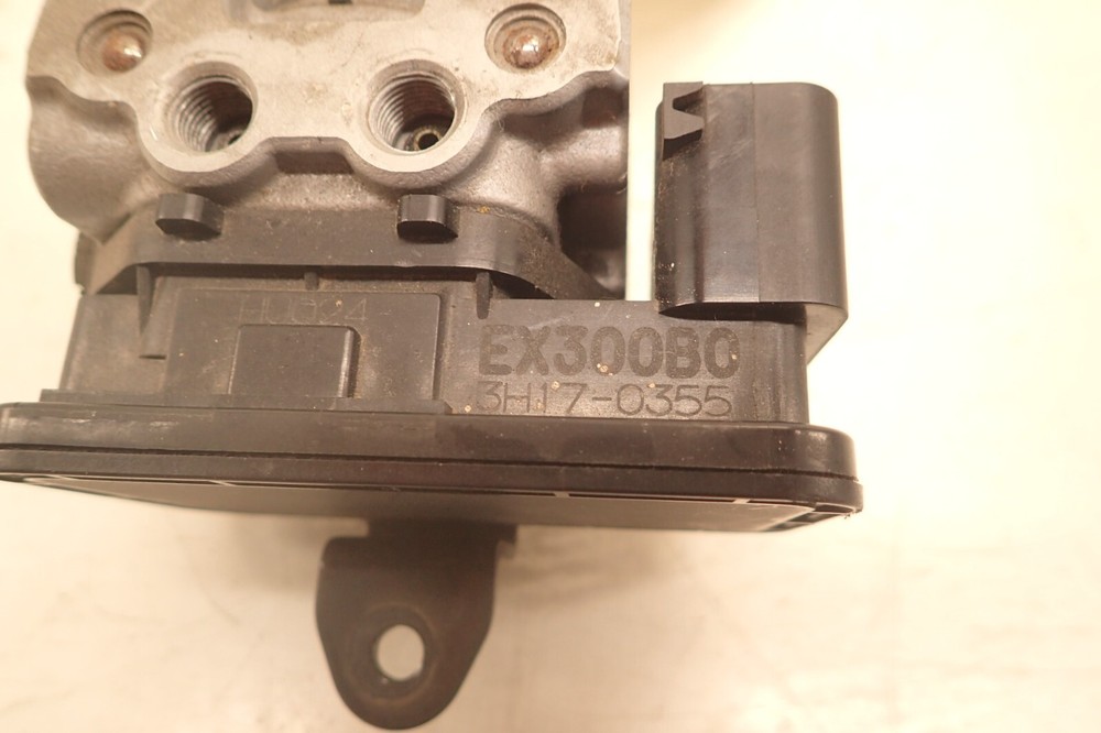 13 14 Kawasaki EX300 ninja abs pump