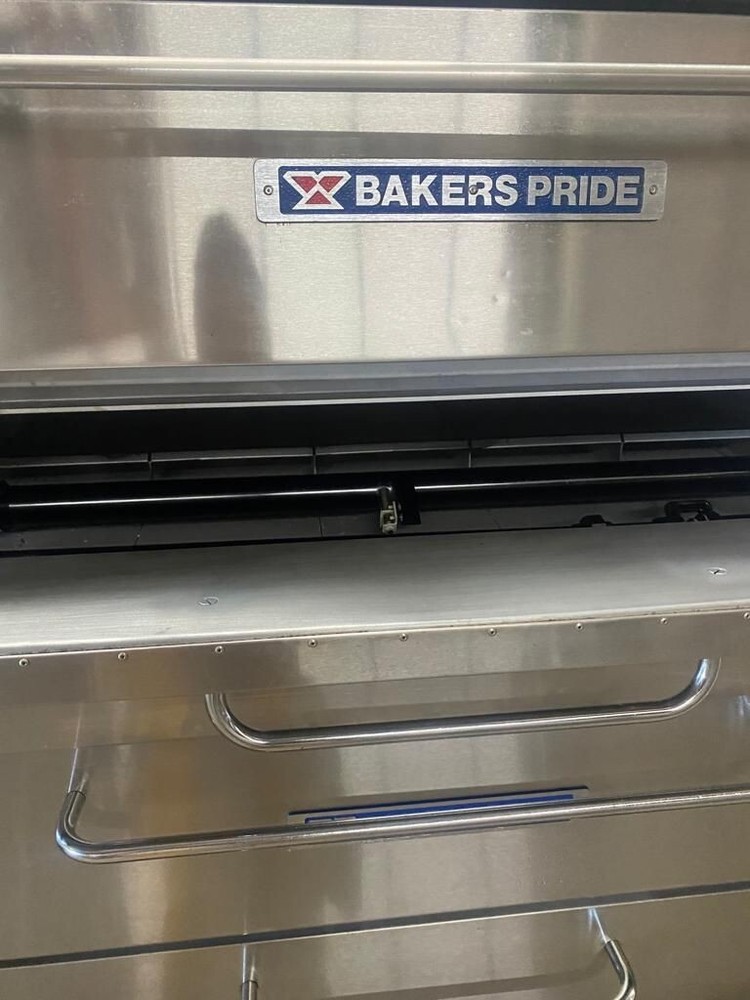 Pre-Owned Bakers Pride 351 Double-Deck Pizza Oven