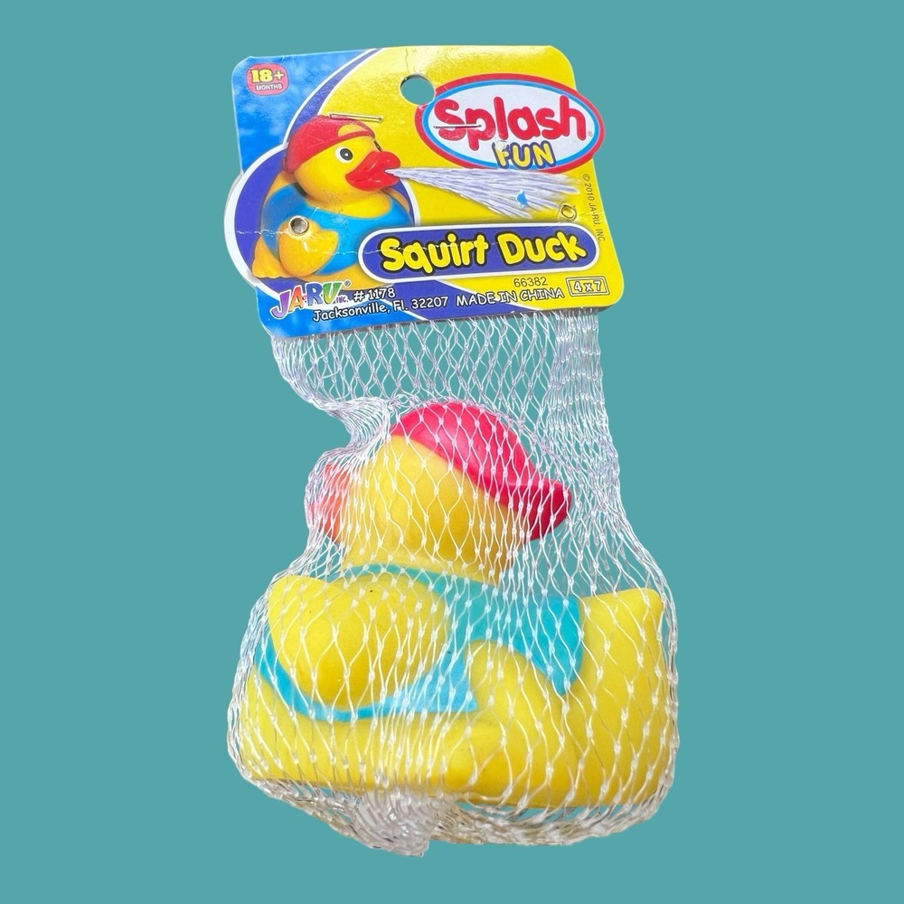 🐤New Splash Fun Squirt Rubber Duck With Hat.