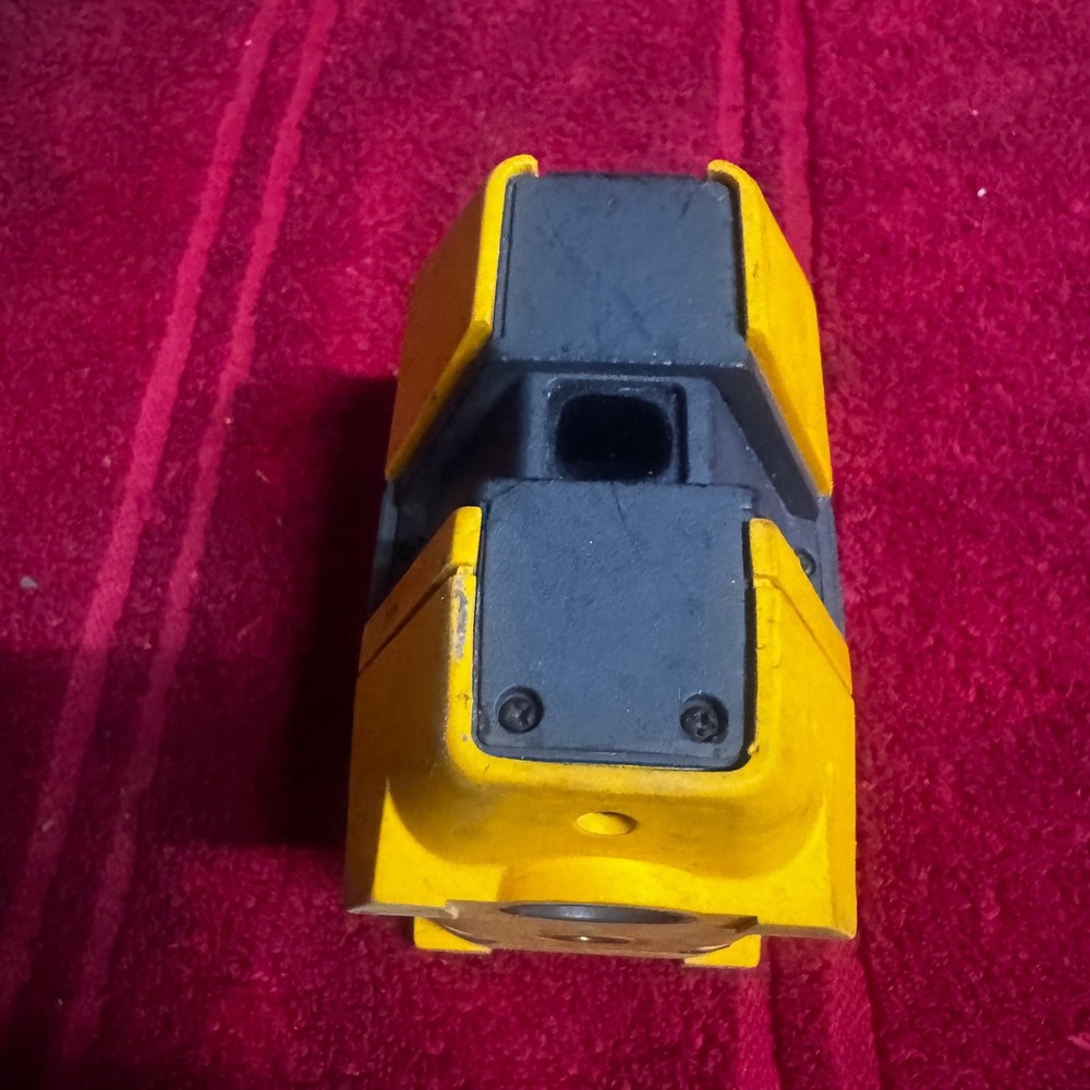 PLS Fluke 3G 3 Point LASER Dot Green Platform Dot Used