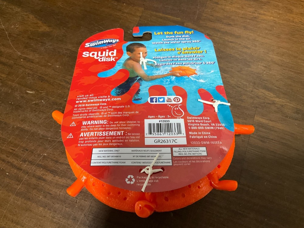 SwimWays Squid Disk Ages 3+ Sprays Water 360 Degrees ORANGE