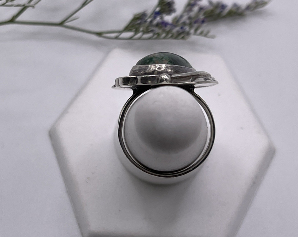 Sterling Silver Green Stone w/ Feathers Ring Sz 7