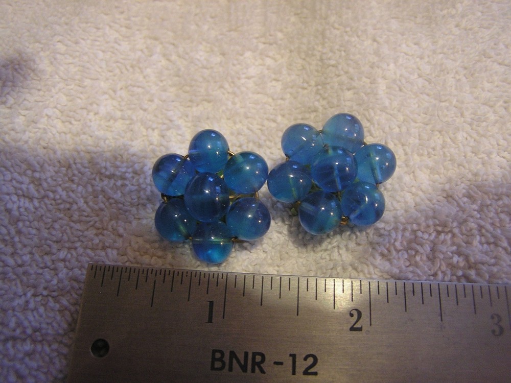 Beautiful Vintage Glass Earrings