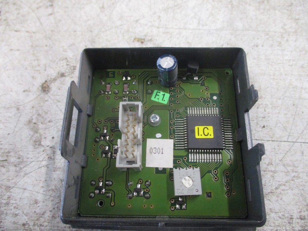 Stulz Control Panel USSTZDSP00 *Broken Clip* Used