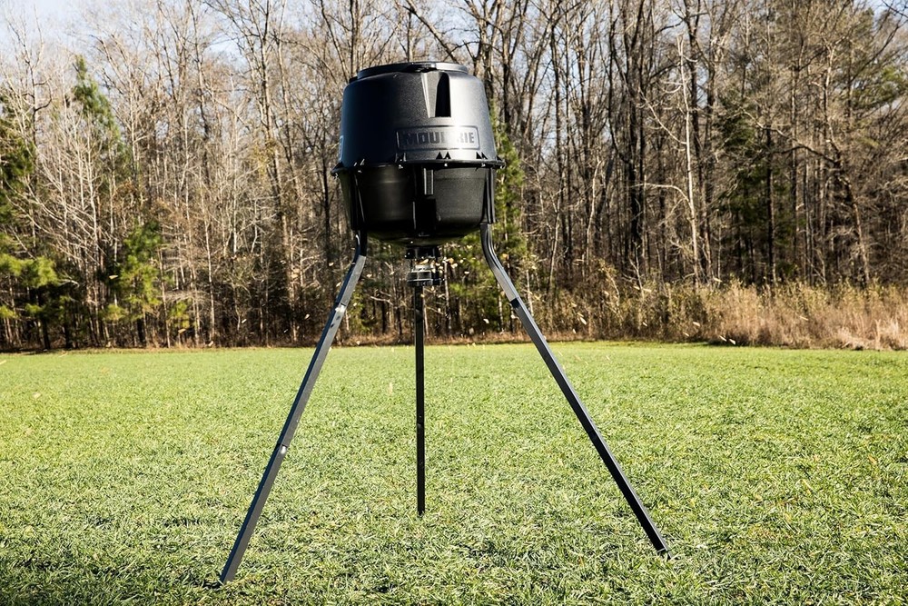 Moultrie Deer Feeder Standard - 30-Gallon - Quick-Lock Hopper Black