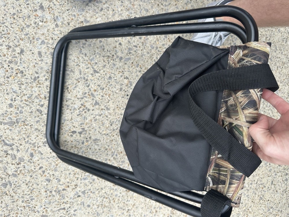 Mossy Oak Cano Foldable Chair With Handle Strap