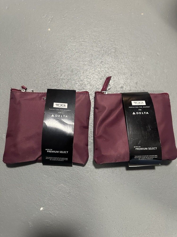 Delta One Premium Select - 2 Amenity Kits TUMI Maroon