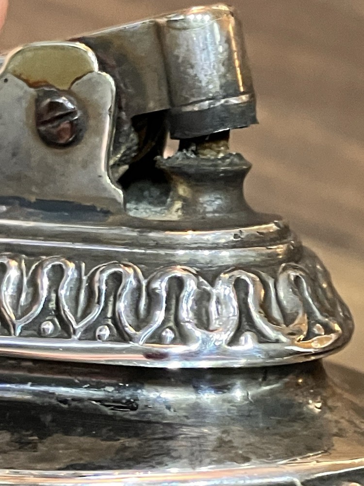 Vintage Ronson Silver Lighter: Queen Anne Table Lighter