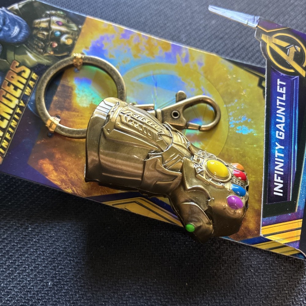 Marvel Comics Avengers Infinity Gauntlet Pewter Keyring Key Chain Thanos