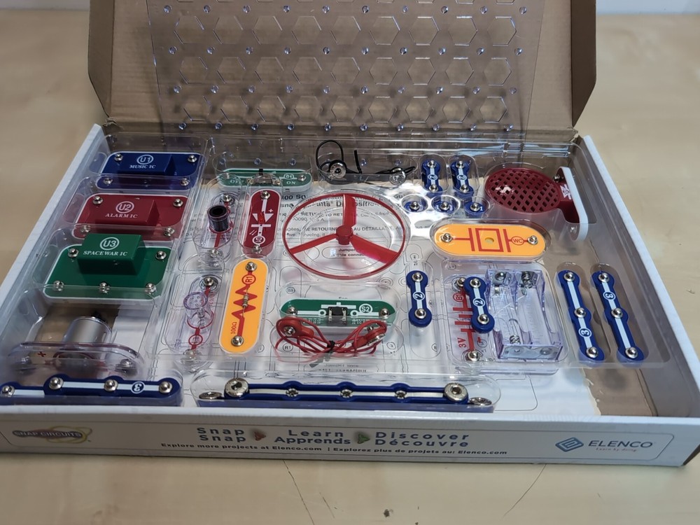 Snap Circuits Jr. SC-100 Electronics Discovery Kit