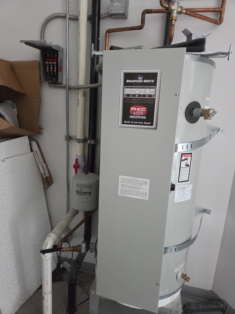 Bradford White Commercial Water Heater, 50 Gallon, 208v / 3 Phase