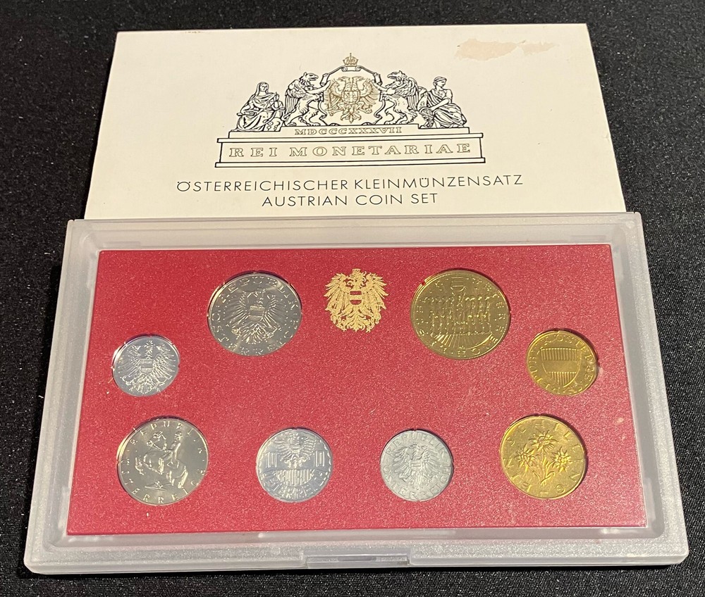 1992 AUSTRIA 8 PIECE MINT SET { GREAT LOOKING COINS! }