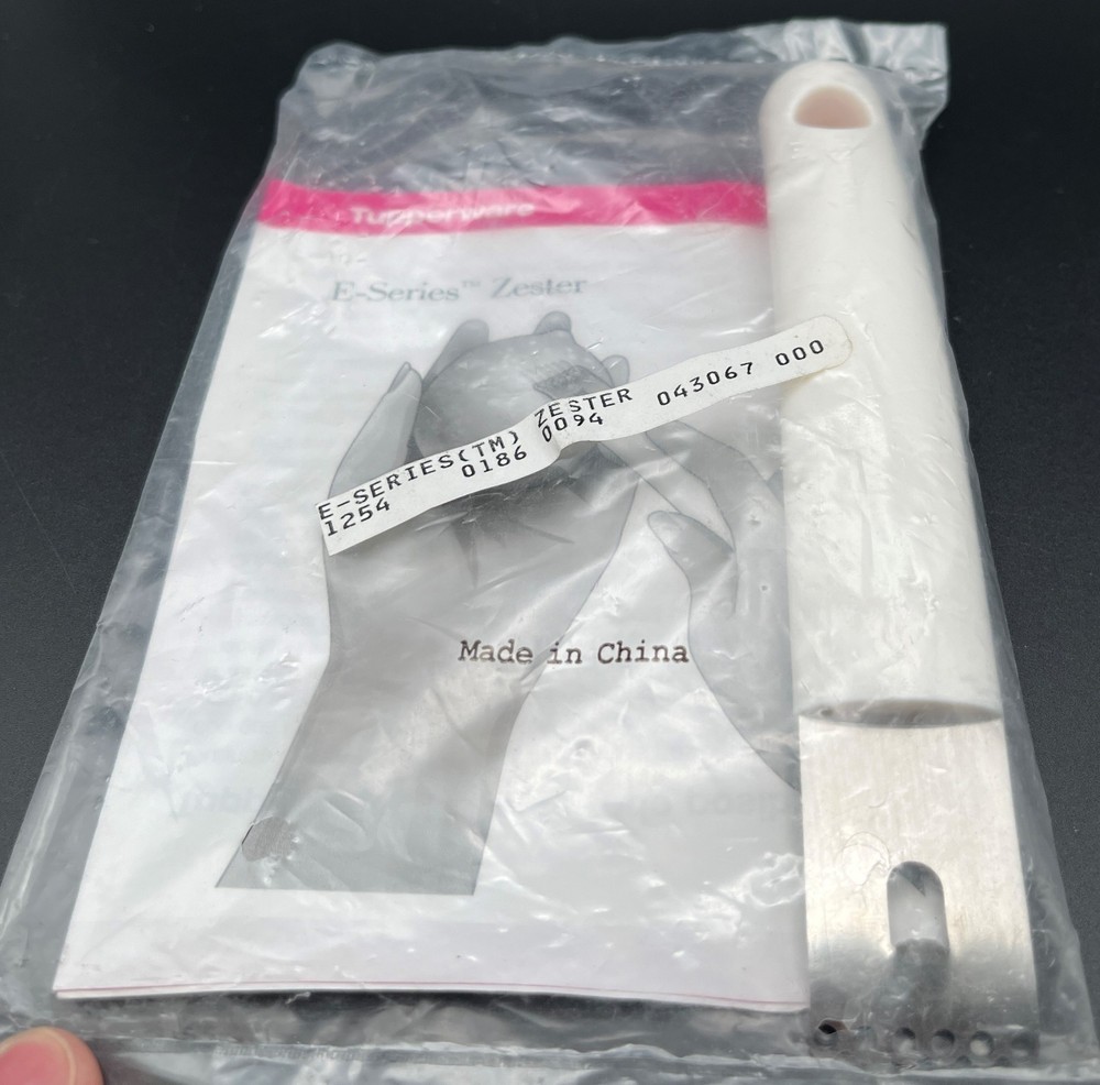 NEW Tupperware E Series Citrus Zester White Kitchen Tool Lemon Zester SEALED