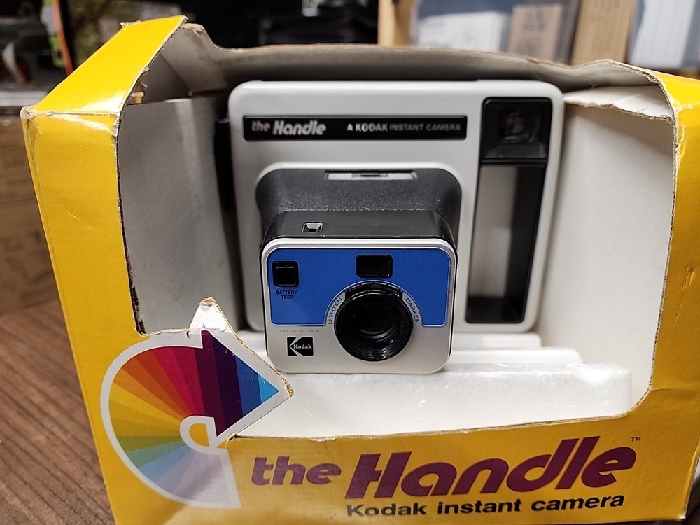 Vintage Kodak " The Handle " Instant Camera  NEEDS BATTERY Package DAMAGE