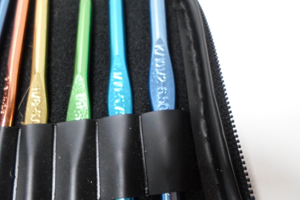 Boye Crochet Hook Set Pink Case