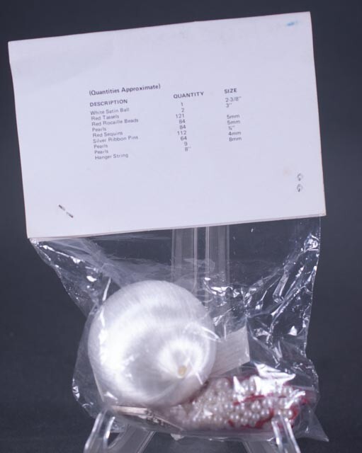 Vtg LeeWards Elegant Ruby Beaded Ornament Kit 1977 NIP