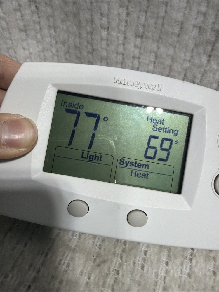 Honeywell Thermostat TH5220D1029 Nonprogrammable Screen Issue