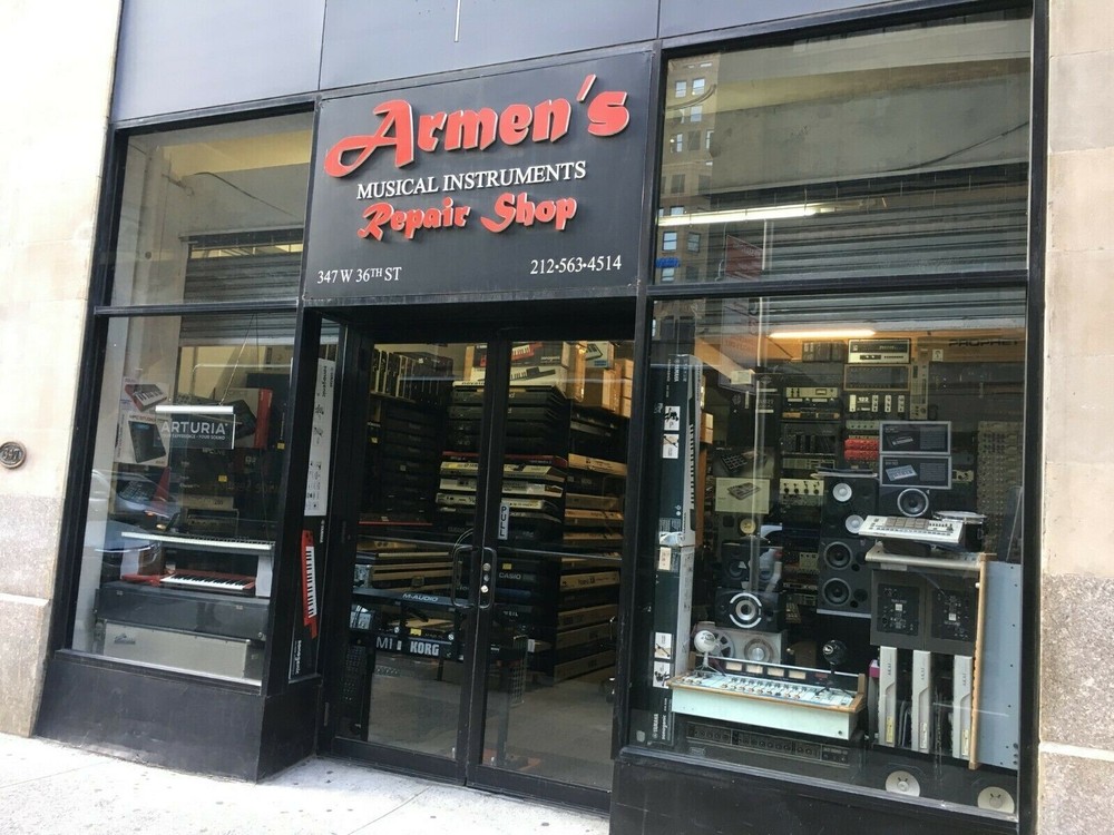 Moog Subsequent 37 Analog Synth /keyboard 37 key in box ARMENS