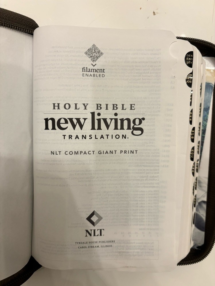 Living Bible In Zip Up Soft Case - Preowned