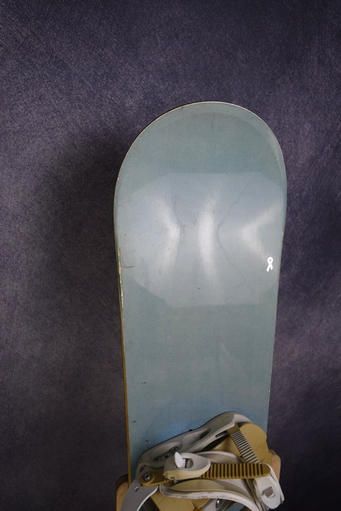 K2 SKYLA SNOWBOARD SIZE 151 CM WITH FORUM LARGE BINDINGS