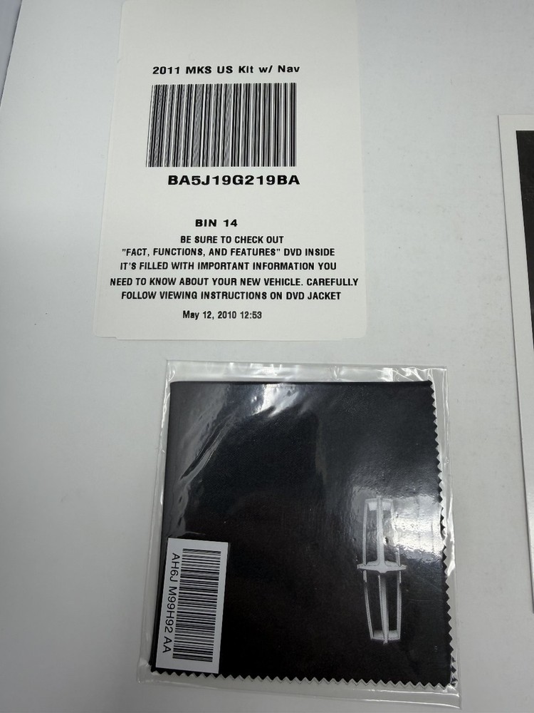 2011 Lincoln MKS Owners Manual OEM Set