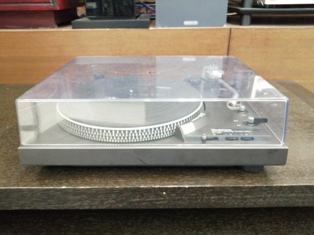 Technics SL-1900 Turntable Direct Drive Record Player Working