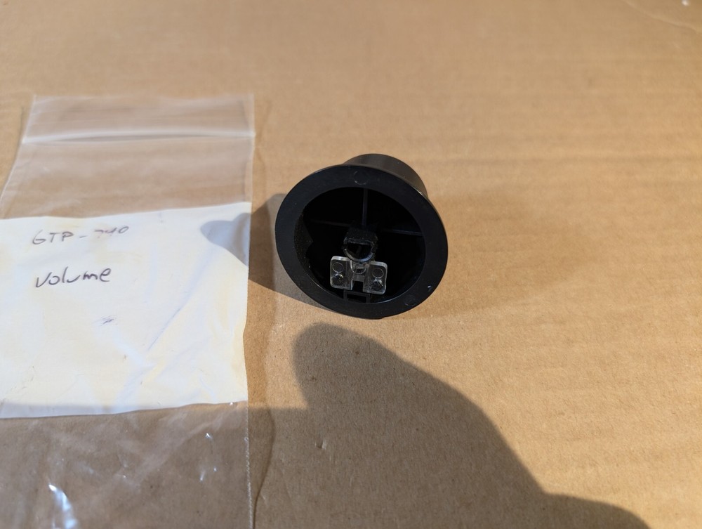 Adcom GTP-740 volume knob