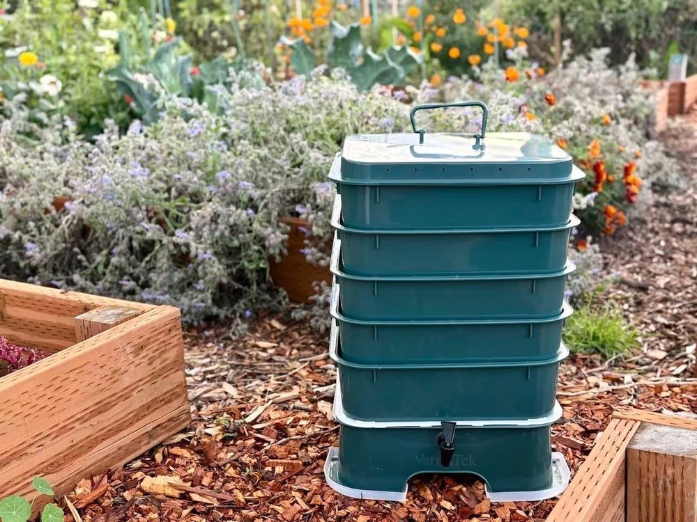 Plus 5 Tray Worm Composter Dark Green