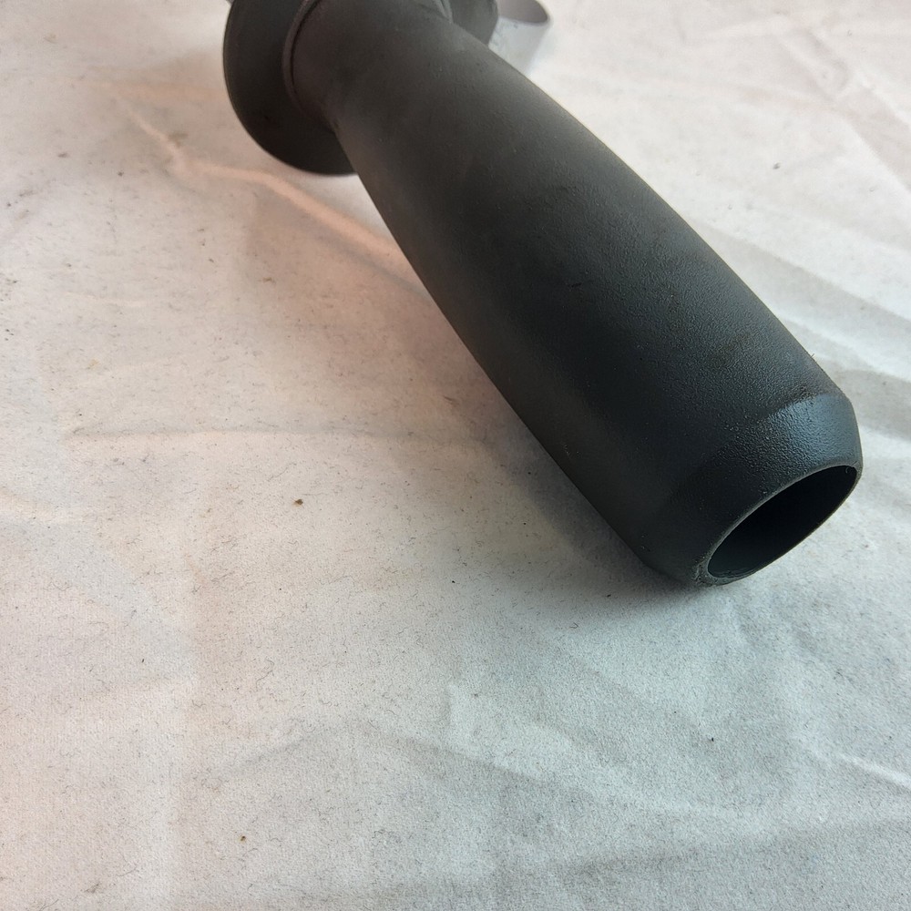 Ridgid 2.5" Pipe Wrench Pipe Holder