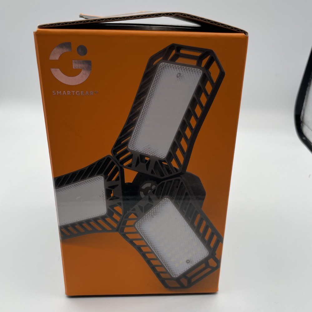 SmartGear Trifold LED Garage Light . NIB