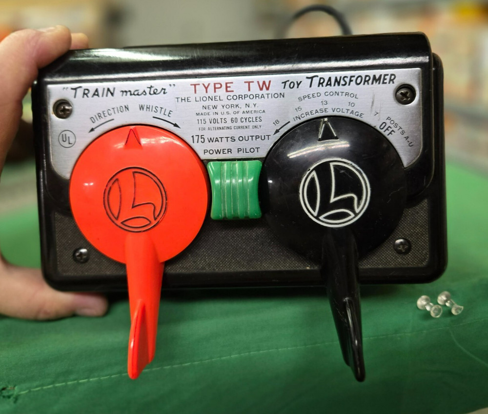 Lionel TW 175 watt Transformer with extra "B" post