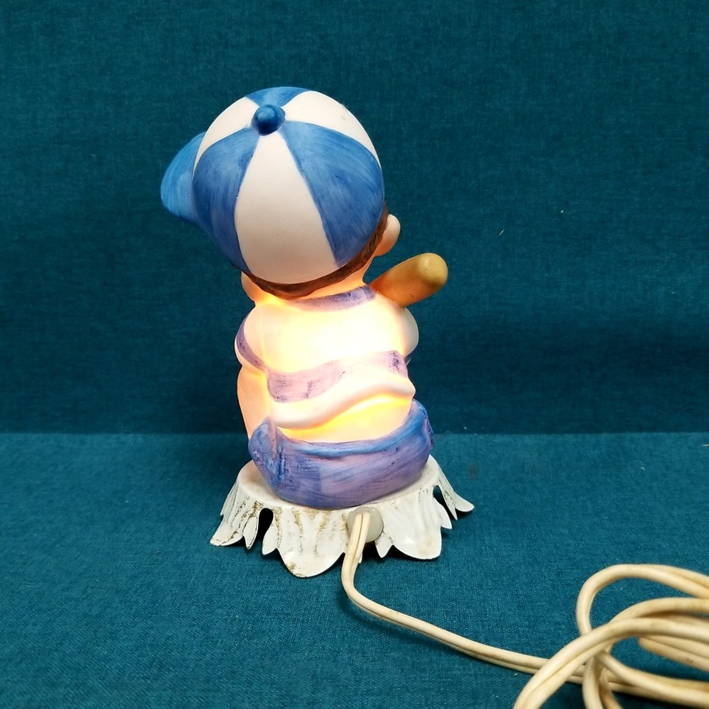 Vintage Underwriters Laboratories Ceramic Baseball Boy Lamp Light - WORKING!