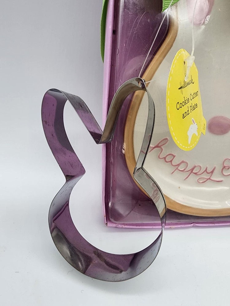 Hallmark Easter Bunny Shaped Plate "Happy Easter" Gift Boxed W/ Cookie Cutter