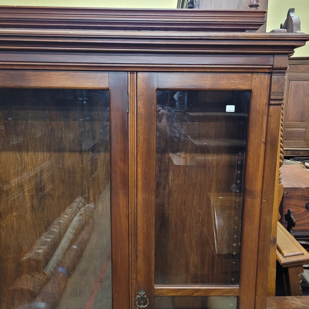 BOOKCASE CHERRY VICTORIAN 3 DOOR
