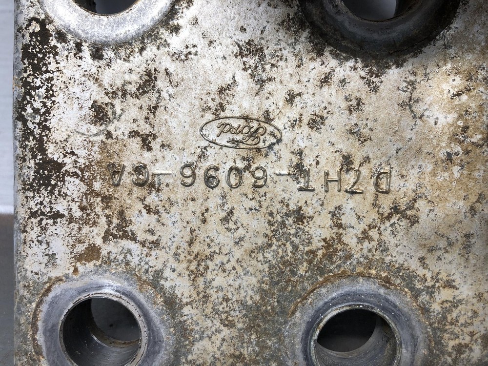 Cummins N14 CELECT Engine Mount - Used | P/N D7HT6069CA