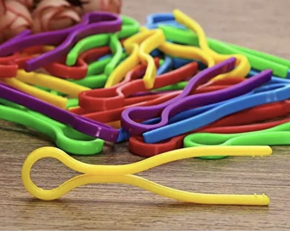 5 Colors Plastic Bobbin Thread Holders Thread Buddies Bobbin Clips Clamps 200 Pc