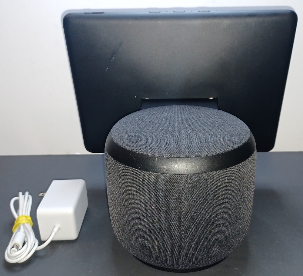 Amazon Echo Show 10 3rd Generation Charcoal | Motion & Alexa