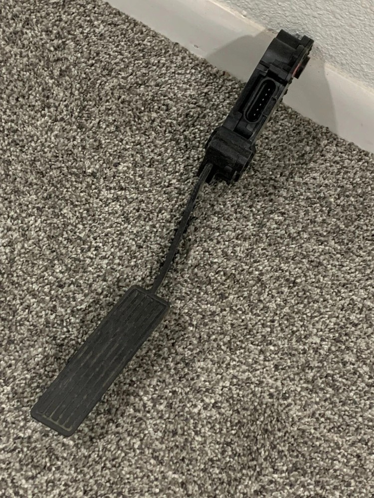 🔥2005-2010 Chevy Cobalt/ G5/ Ion Accelerator Pedal Sensor OEM