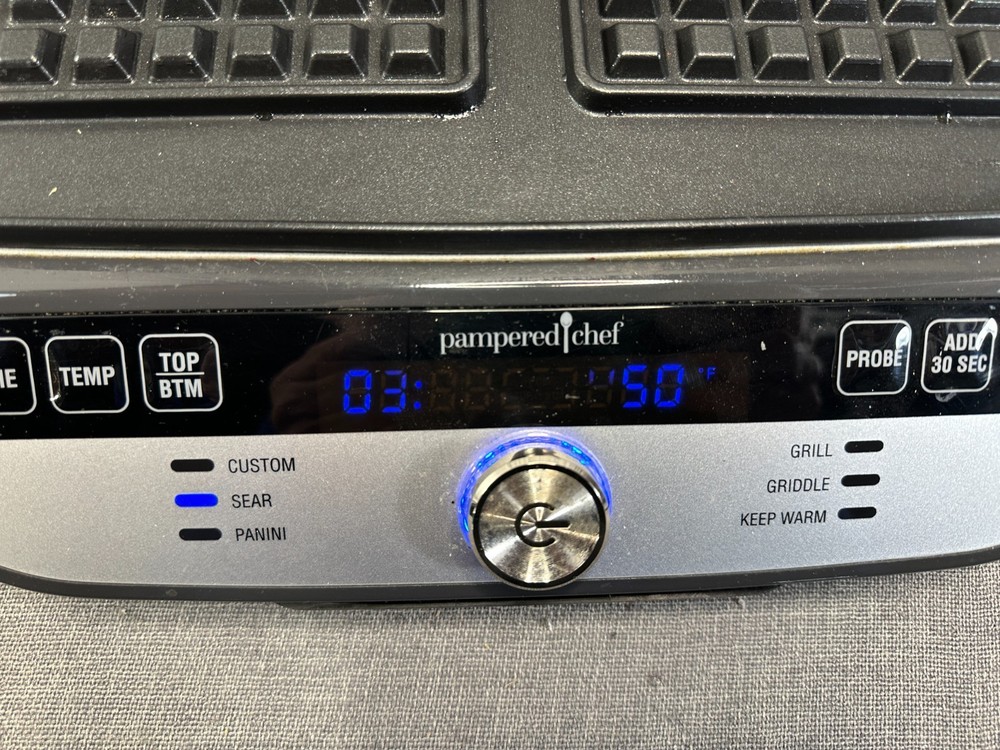 The Pampered Chef Deluxe Electric Grill & Griddle Nice Preowned