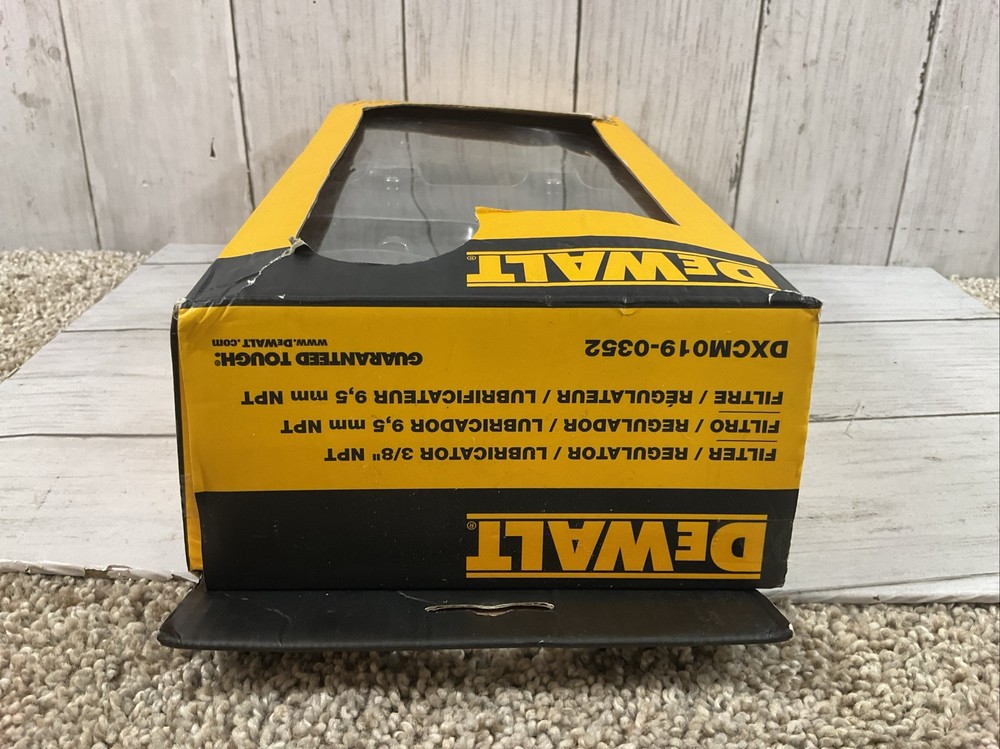 DEWALT 3/8" NPT Filter Regulator Lubricator DXCM019-0352