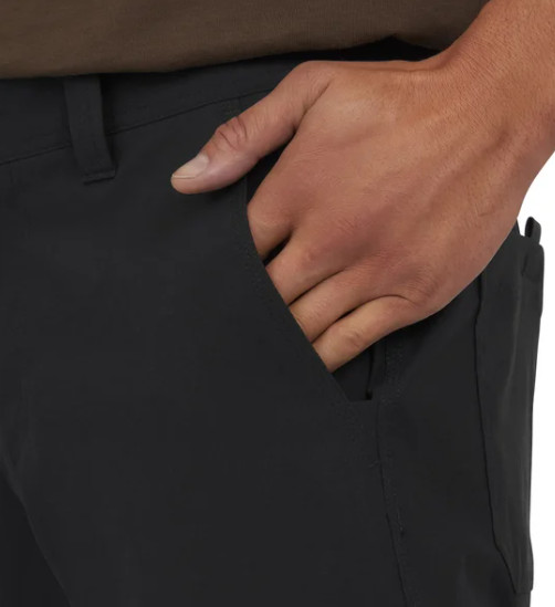 Wrangler Men's Regular Fit Tech Pant, Black, 32X32