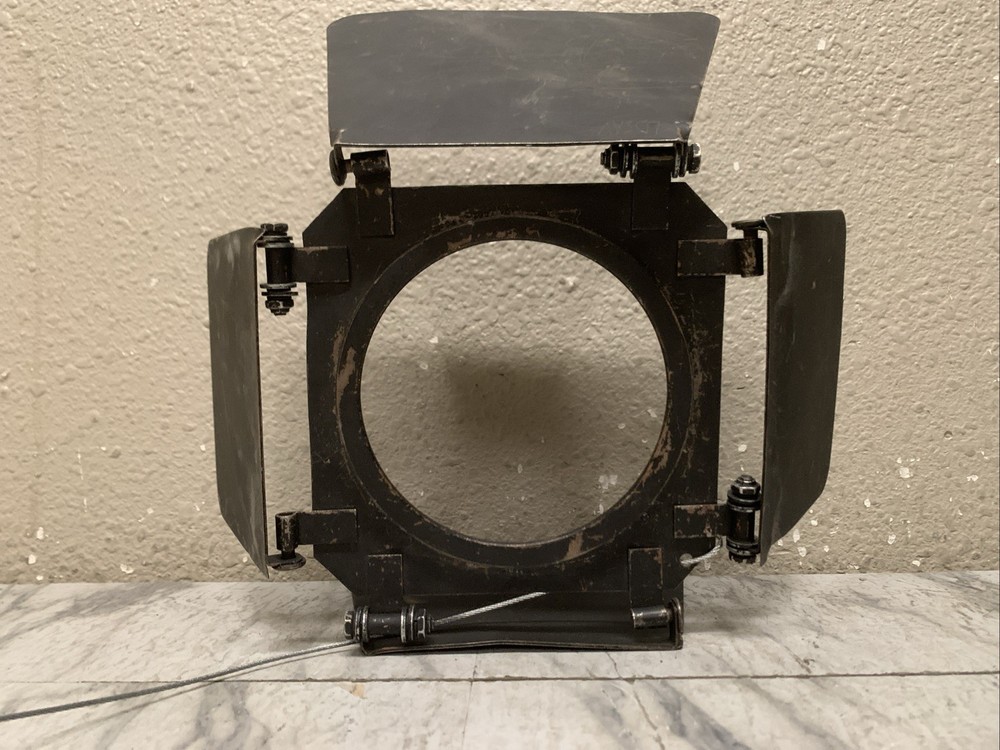 Mole Richardson Barn Doors Light Shield, Mini. With A Cable And Chain