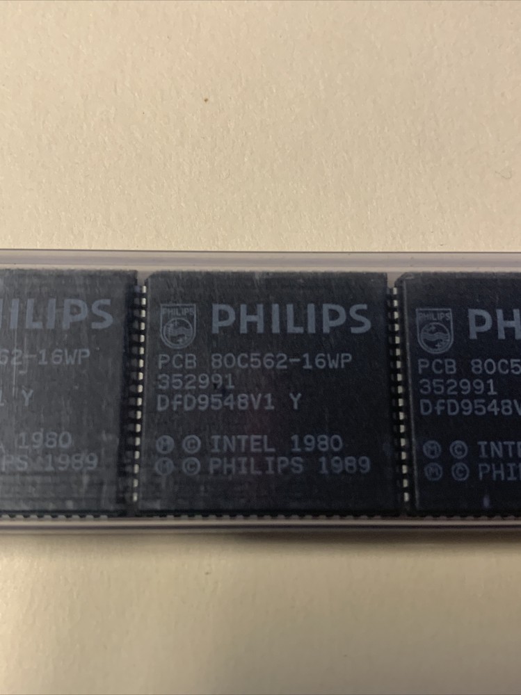 18x Pcb 80C562-16WP 352991 Dfd9548v1 Y Intel Philips 8-bit Microcontroller