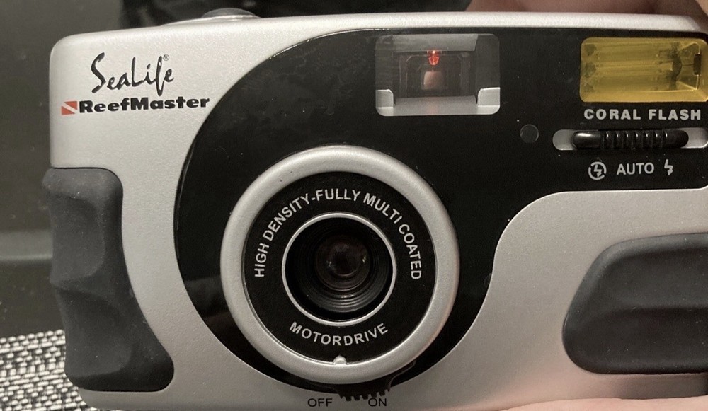 SeaLife ReefMaster Underwater Camera Kit – Housing, Flash, Handle, Case & Care